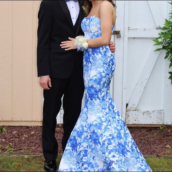 Sherri Hill Gown - Picture 4 of 4